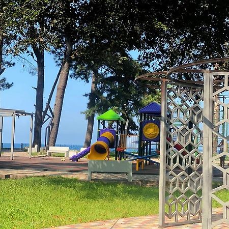 Guest House Kobuleti On Aghmashenebeli Exterior photo