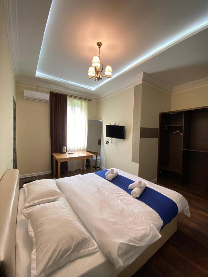Guest House Kobuleti On Aghmashenebeli Exterior photo