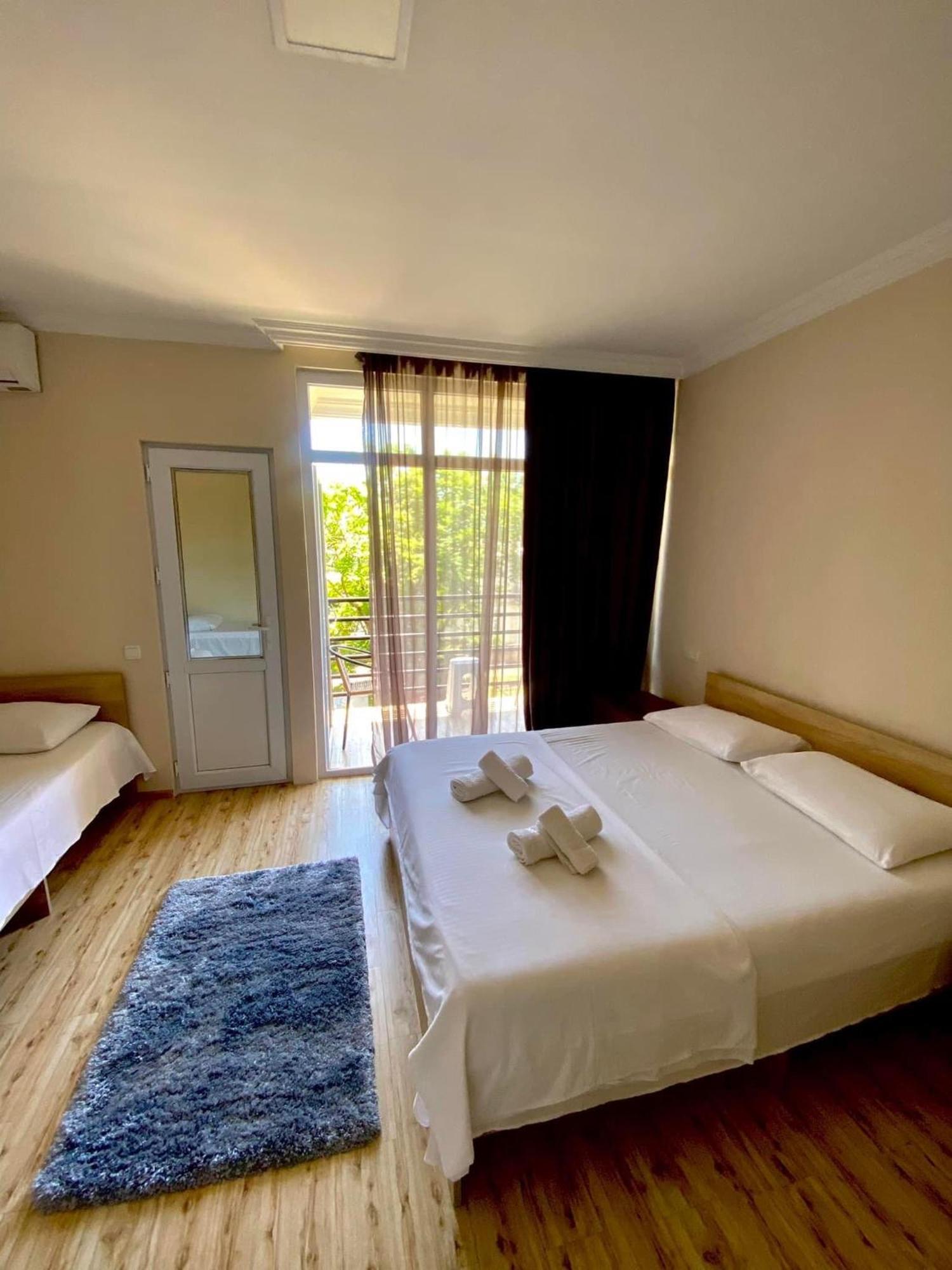 Guest House Kobuleti On Aghmashenebeli Exterior photo