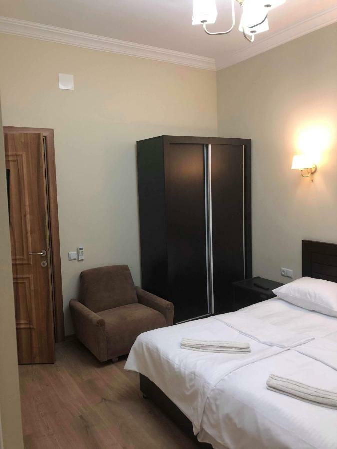 Guest House Kobuleti On Aghmashenebeli Exterior photo