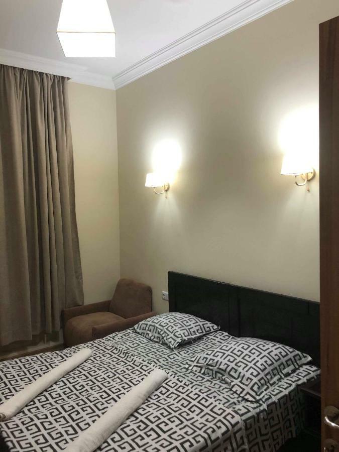 Guest House Kobuleti On Aghmashenebeli Exterior photo